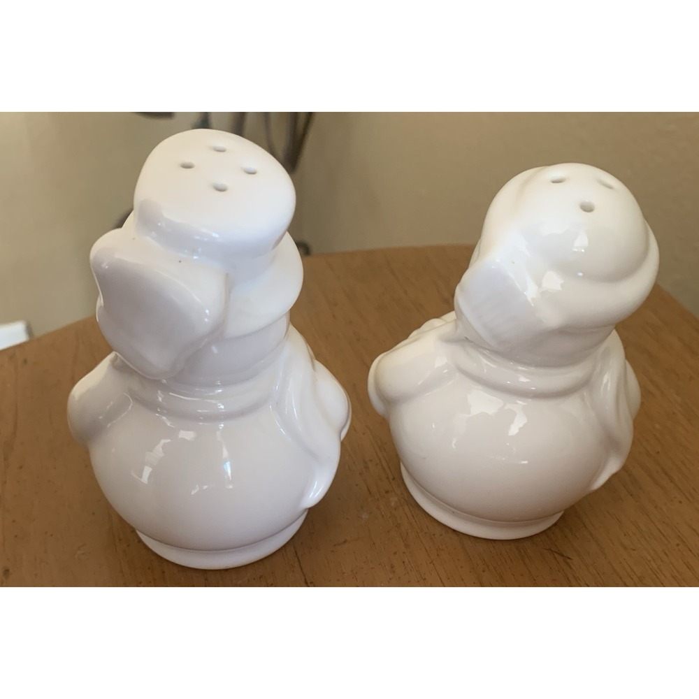 VTG Snowman Salt and Pepper Shakers Winterberry by Pfaltzgraff Christmas Table - Picture 2 of 3
